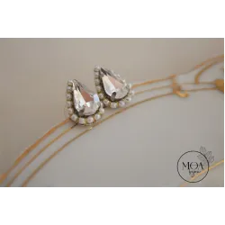 Cercei mici pe ureche cu cristale